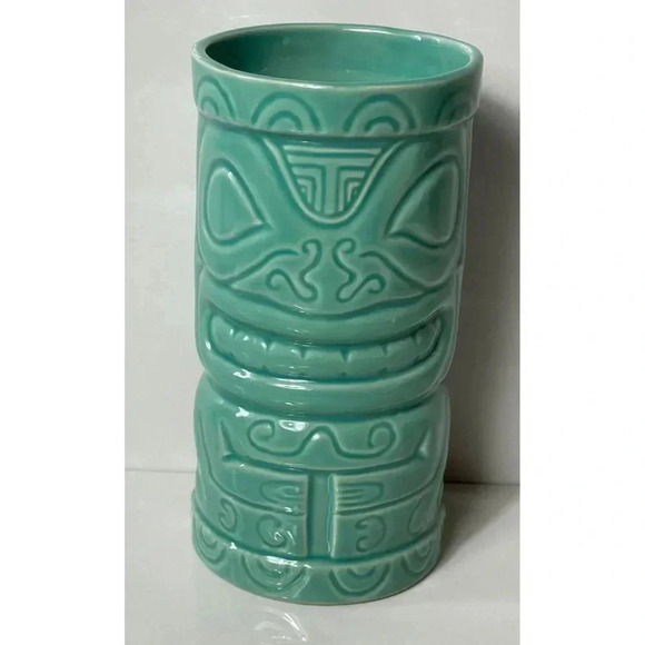 Malibu Ceramic Tiki Tropical Shot Glass Souvenir Green - Picture 1 of 8